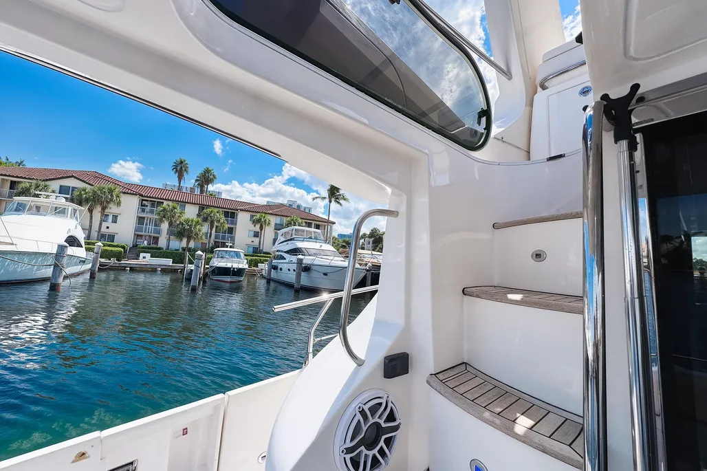 Yacht Photo 14